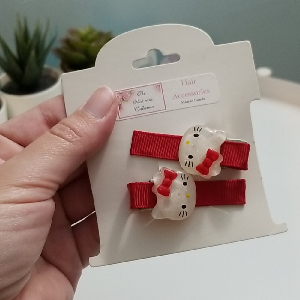 Hello Kitty hair clips NWT ❤